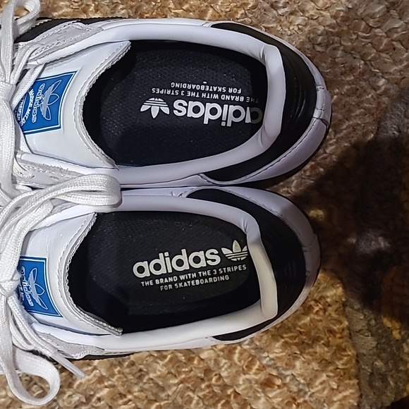 Adidas Samba OG Cloud White/Core Black/Gum Men's 6.5/Women's 7.5 - Picture 5 of 9